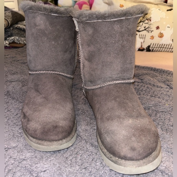 Grey Uggs - Picture 2 of 4